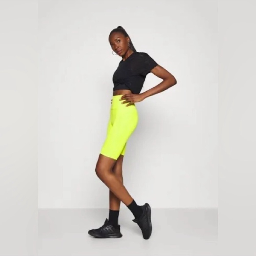 Sweaty Betty, NWT, Seamless Cycling Workout Short, Size Medium